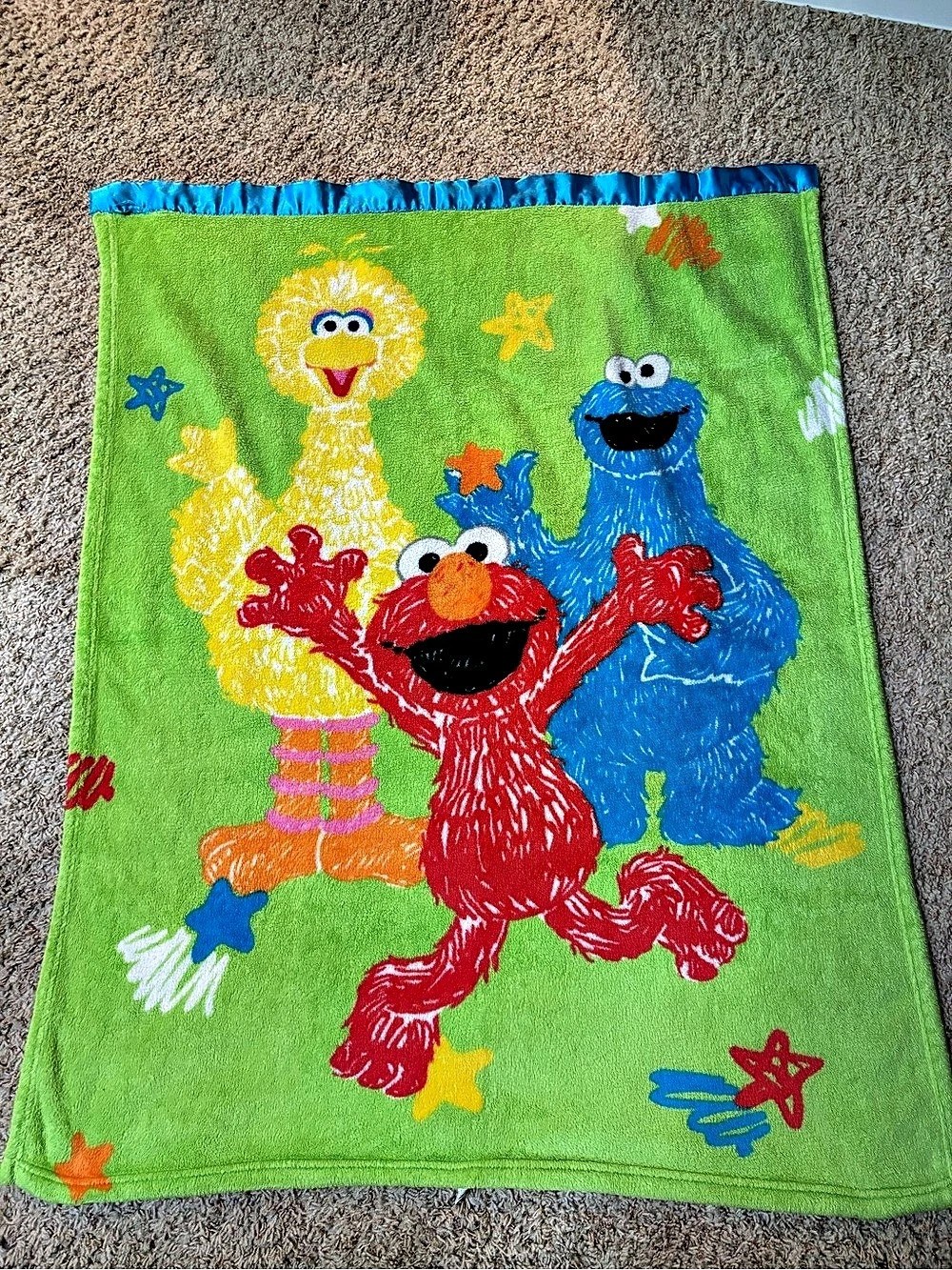 Sesame Street Elmo Big Bird Cookie Monster Green Satin Trim Fleece Blanket